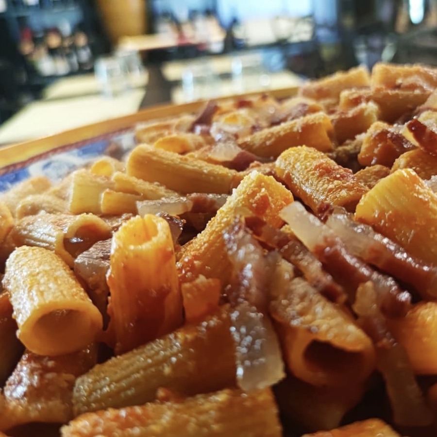 Rigatoni all'amatriciana con guanciale